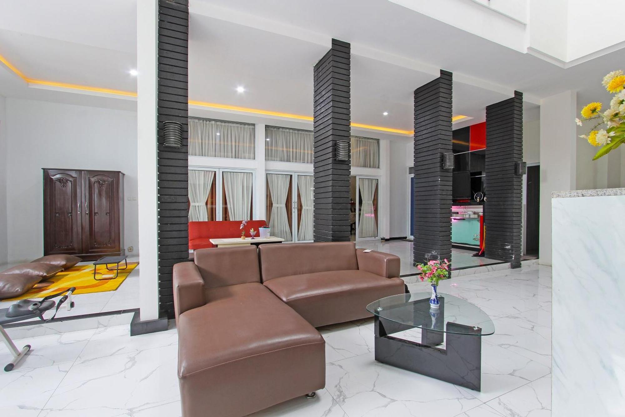 Super Oyo Capital O 91665 D'Prof Exclusive Guesthouse Semarang Exterior photo